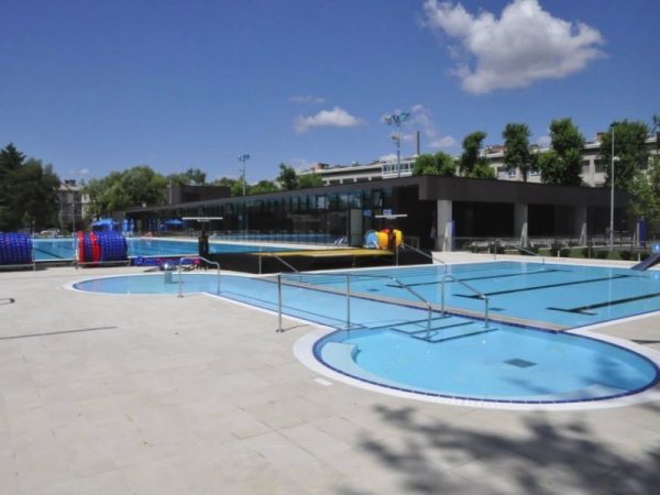 Kolezija swimming pools